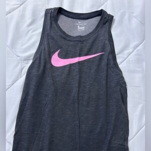 Women’s gray muscle tank top Nike with pink Nike swoosh